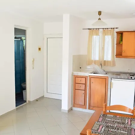 Ξενοδοχείο Cavos House 2*